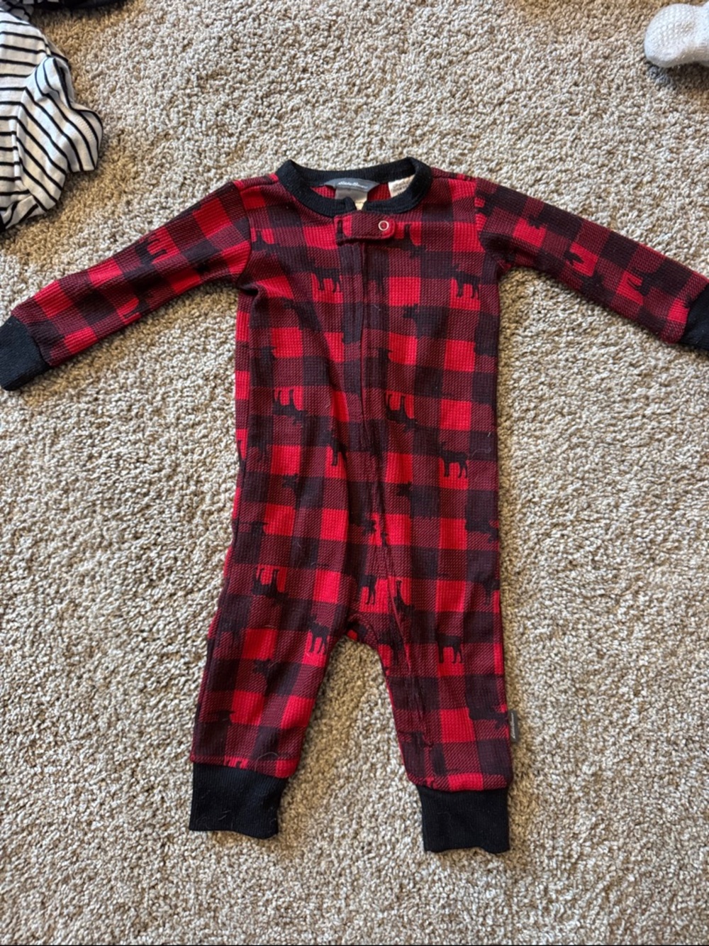 LOT of 3 3-6m Sleepers christmas